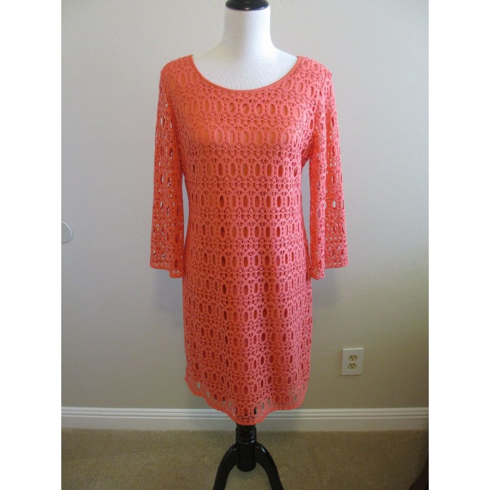 MADISON LEIGH CROCHET STYLE OVERLAY ORANGE LONG SLEEVED DRESS SIZE 10